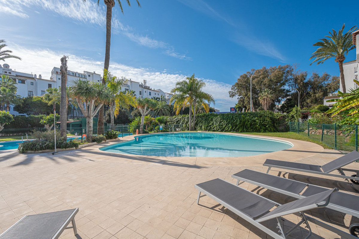 1e4a71a9488ba708390fe9dc98836c4e - 36