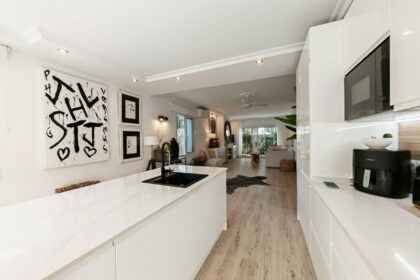 1f262e3598bff9a6f21663c50b538713 - 10