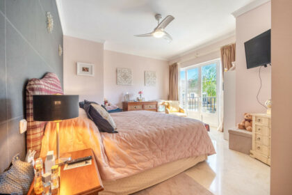 1f6b8609e4bfa21cc1d74df1c7ce8251 - 14