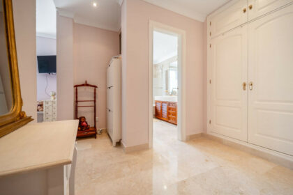 1f6b8609e4bfa21cc1d74df1c7ce8251 - 19