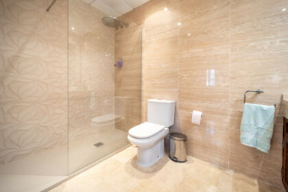 1f6b8609e4bfa21cc1d74df1c7ce8251 - 23