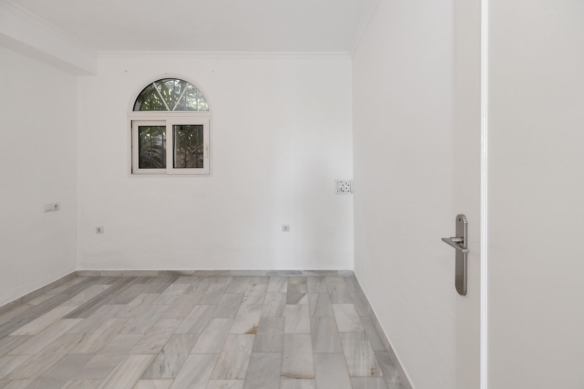 2085563c0a7ab4cd339d7caa8b6678a7 - 22