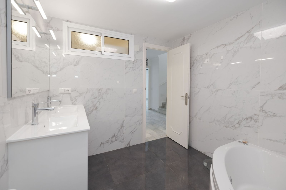 2085563c0a7ab4cd339d7caa8b6678a7 - 29