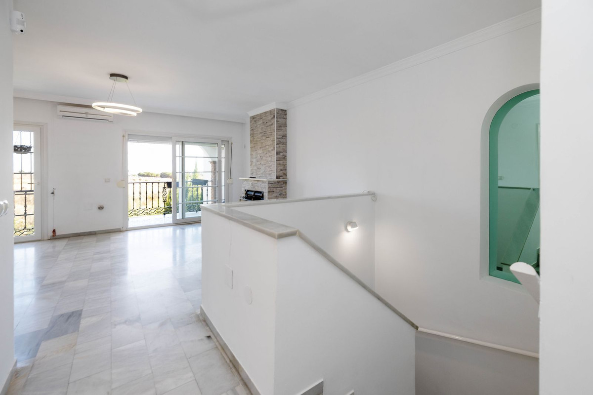 2085563c0a7ab4cd339d7caa8b6678a7 - 36