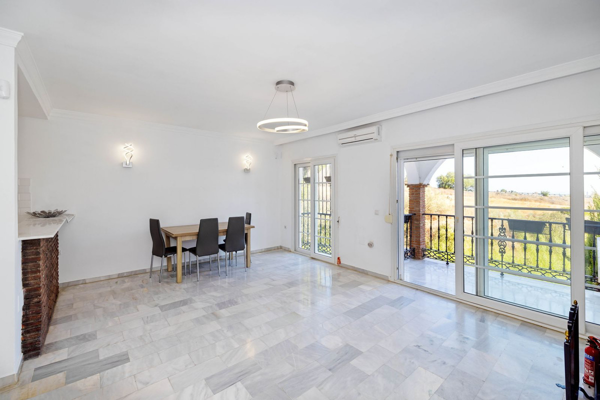 2085563c0a7ab4cd339d7caa8b6678a7 - 41