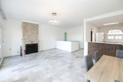 2085563c0a7ab4cd339d7caa8b6678a7 - 44