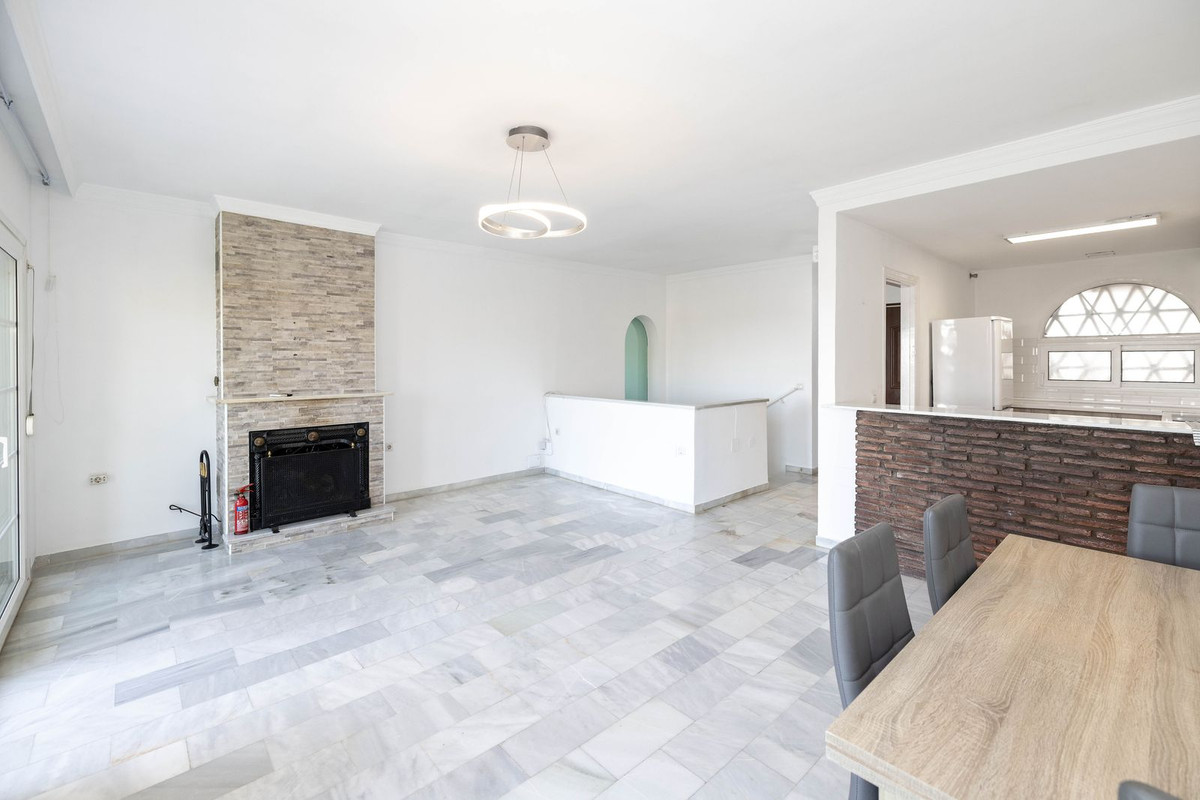 2085563c0a7ab4cd339d7caa8b6678a7 - 44