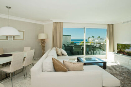 209cfe39de5e9e3cbfc9327679185260 - 3