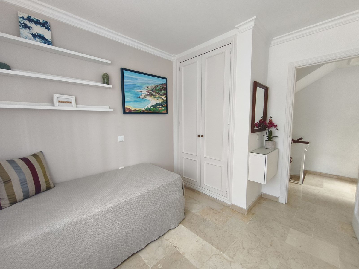 210b2ebfd141e02b42b1c3211d09ae0d - 23