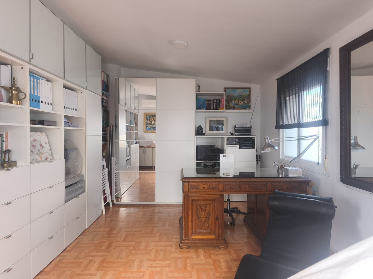 210b2ebfd141e02b42b1c3211d09ae0d - 30