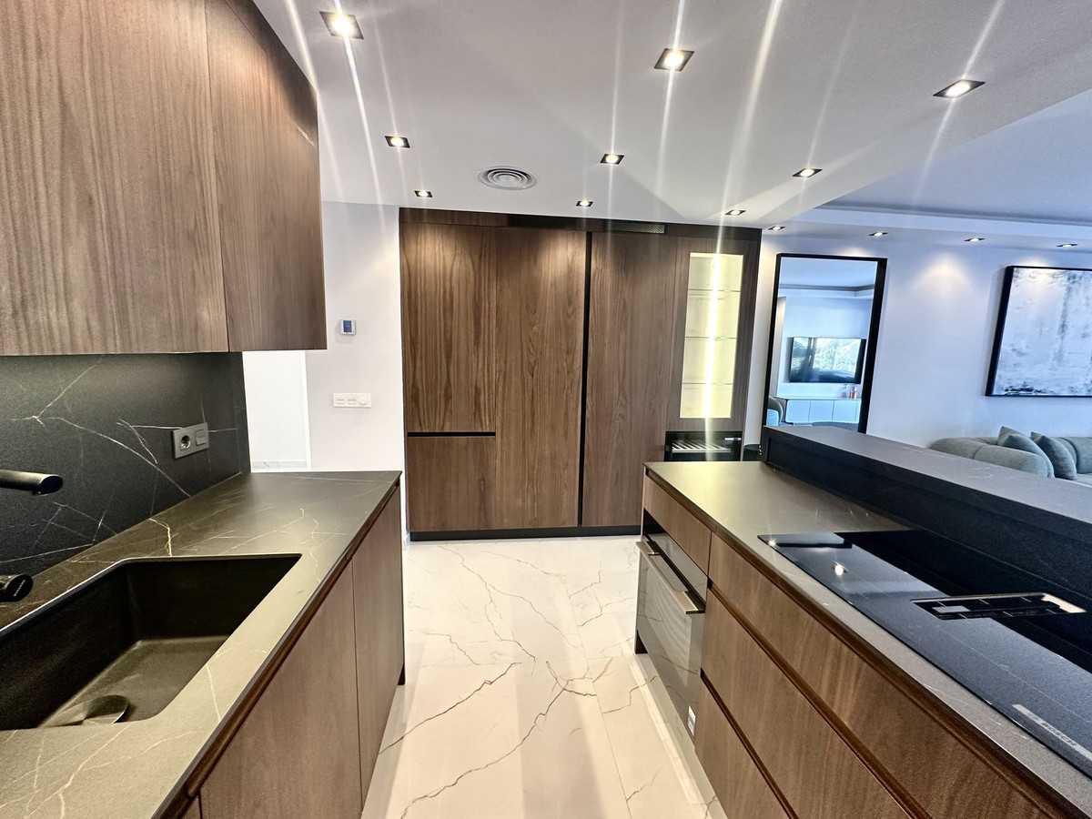 216a819e2df9931bd2f7f3412331d9d2 - 14