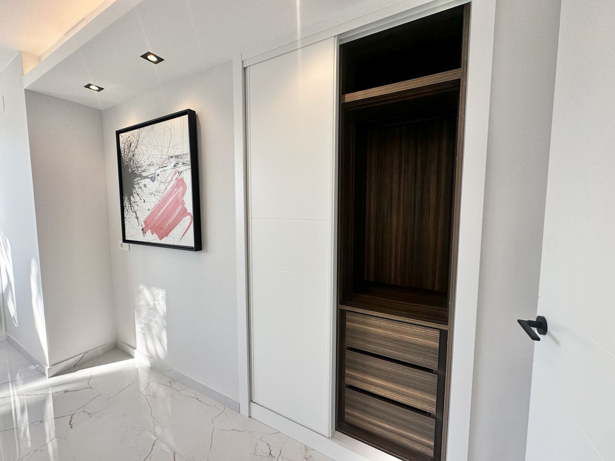 216a819e2df9931bd2f7f3412331d9d2 - 24