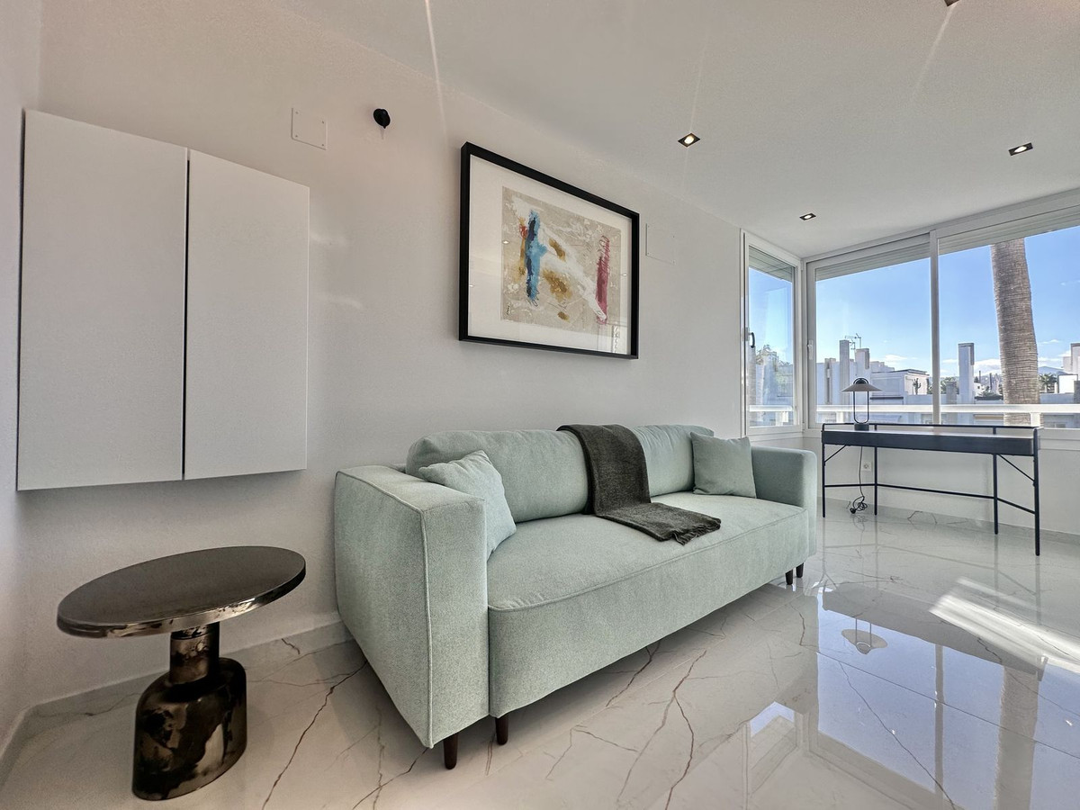 216a819e2df9931bd2f7f3412331d9d2 - 26