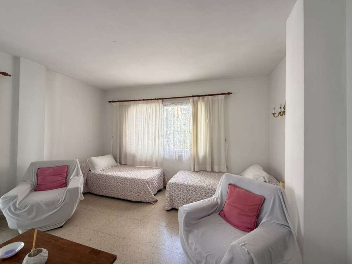 234a90b879f83078efbf2e69786dc32a - 11