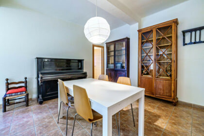 2356055d6d6e781982a4e270449c09aa - 4