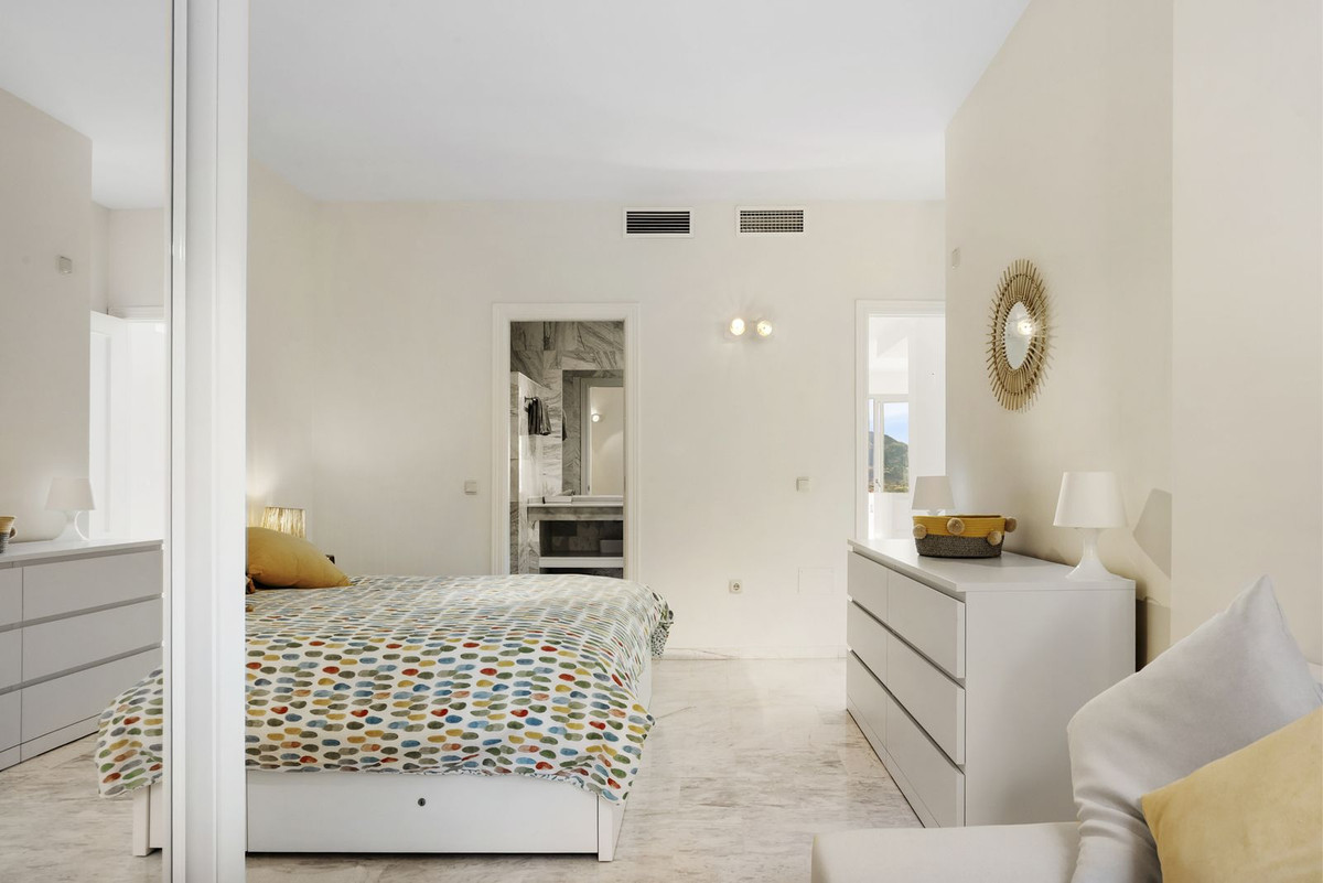 23654d91753d5489b1e953d415d1cb62 - 24