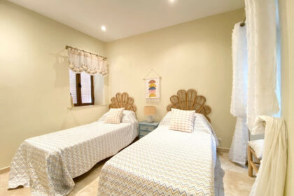 2379f8674deff8e9a27d78475151803d - 27