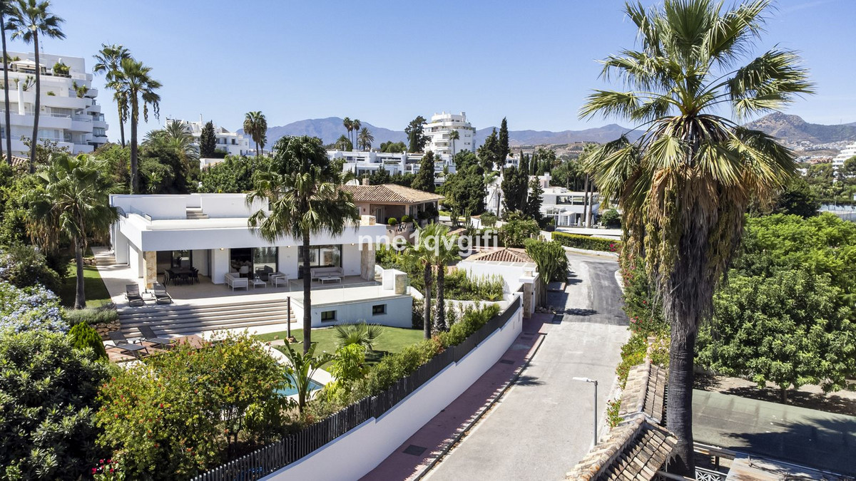 251eeb6e3675fa9dc5552fc7f30e6cf3 - 36