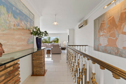 260cc8b086a1280572fa3b611301e54a - 10