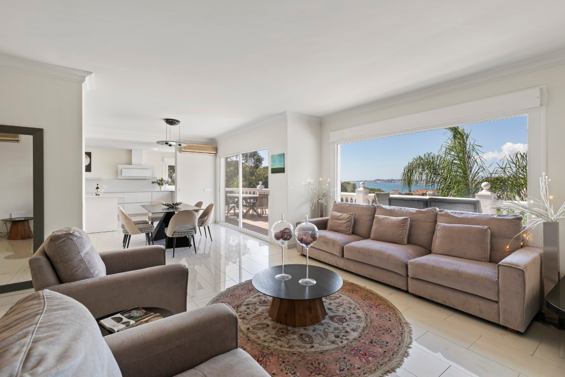 260cc8b086a1280572fa3b611301e54a - 12