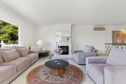 260cc8b086a1280572fa3b611301e54a - 13