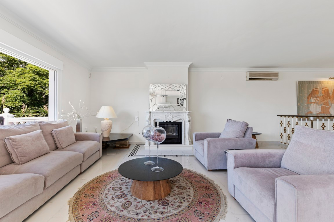 260cc8b086a1280572fa3b611301e54a - 13