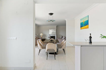 260cc8b086a1280572fa3b611301e54a - 17