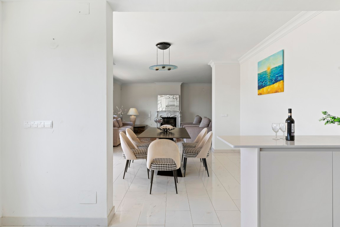 260cc8b086a1280572fa3b611301e54a - 17