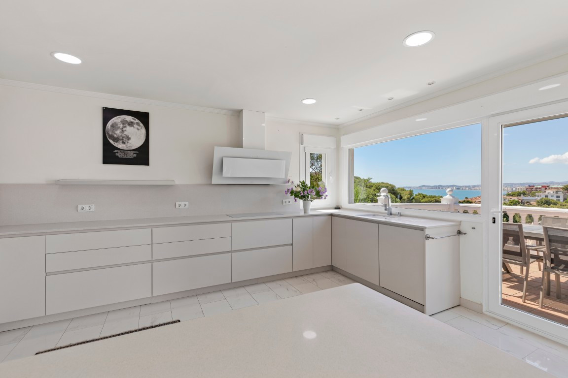 260cc8b086a1280572fa3b611301e54a - 21