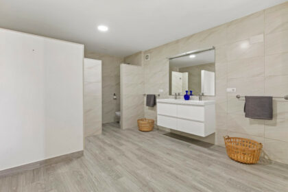 260cc8b086a1280572fa3b611301e54a - 30