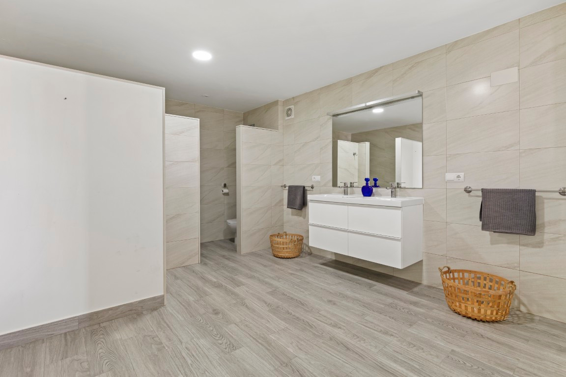 260cc8b086a1280572fa3b611301e54a - 30