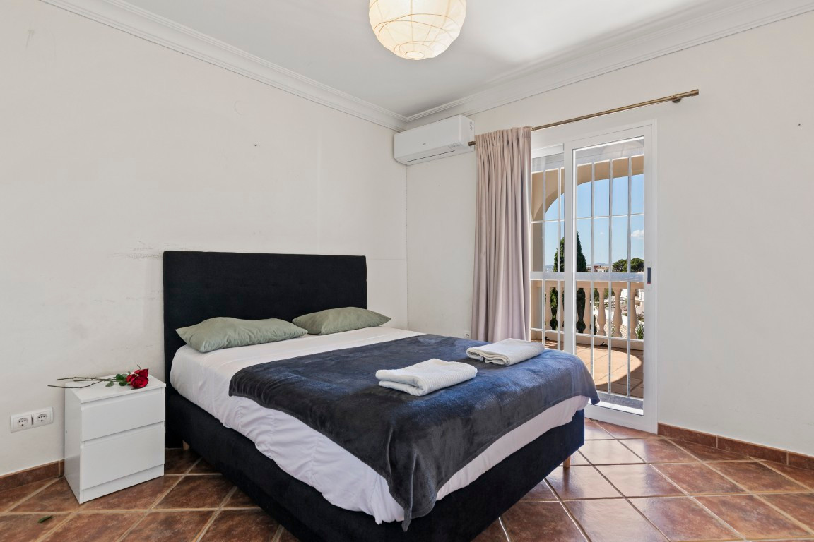 260cc8b086a1280572fa3b611301e54a - 31