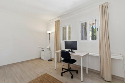 260cc8b086a1280572fa3b611301e54a - 32