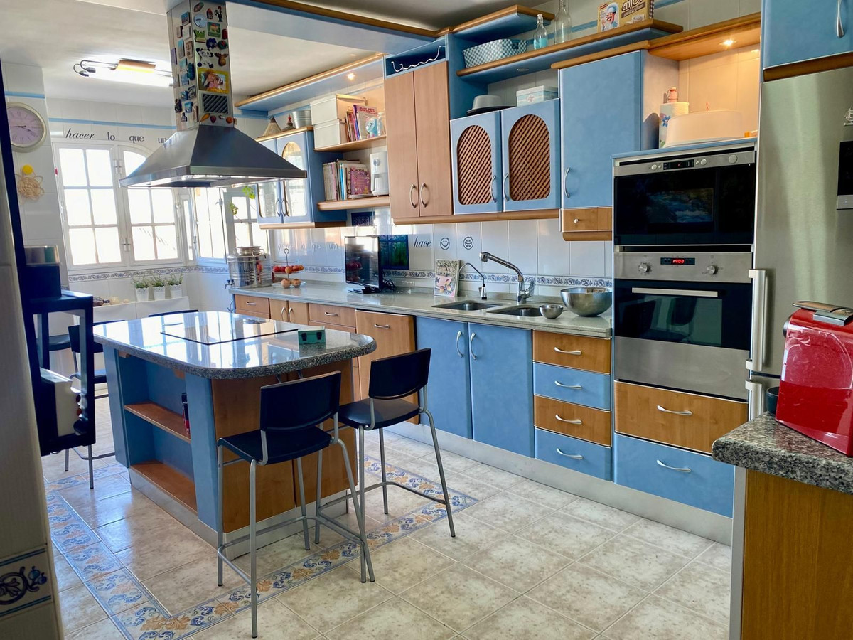 27c178dc8add7808bf7dafe8ba71c91f - 14