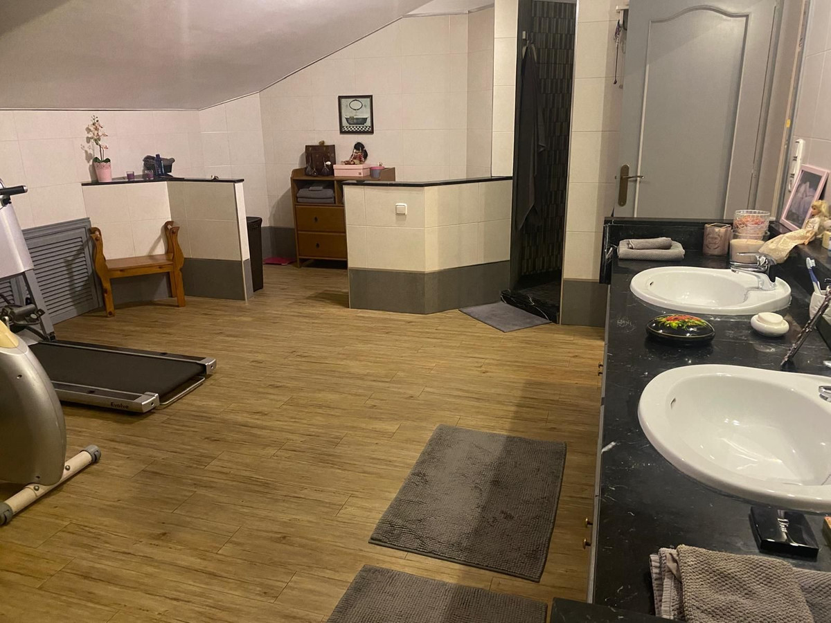 27c178dc8add7808bf7dafe8ba71c91f - 39