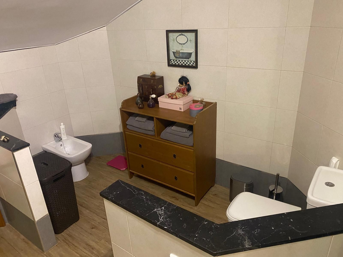 27c178dc8add7808bf7dafe8ba71c91f - 40