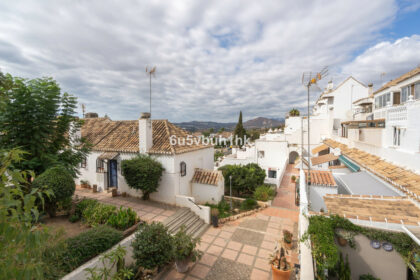 27cec88d0a015832bfd1f5aafecccac8 - 24