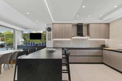 281ea173fc7111aef7540bc780fa26d4 - 14