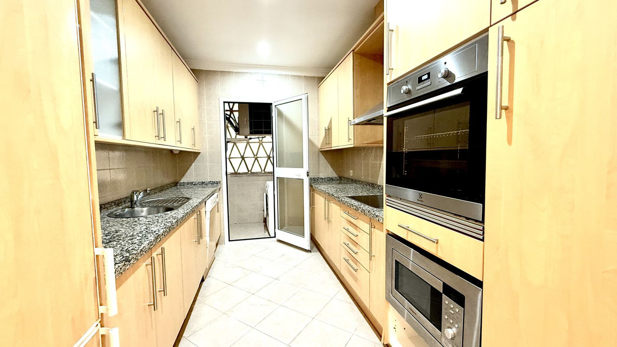 28614ff7960e6eec85c58baa2488395d - 13