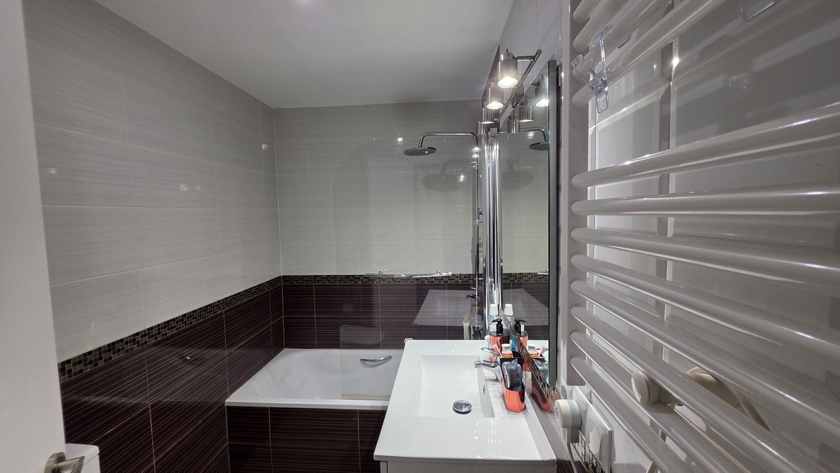 293dfb160fe311569bf901930e65790f - 9