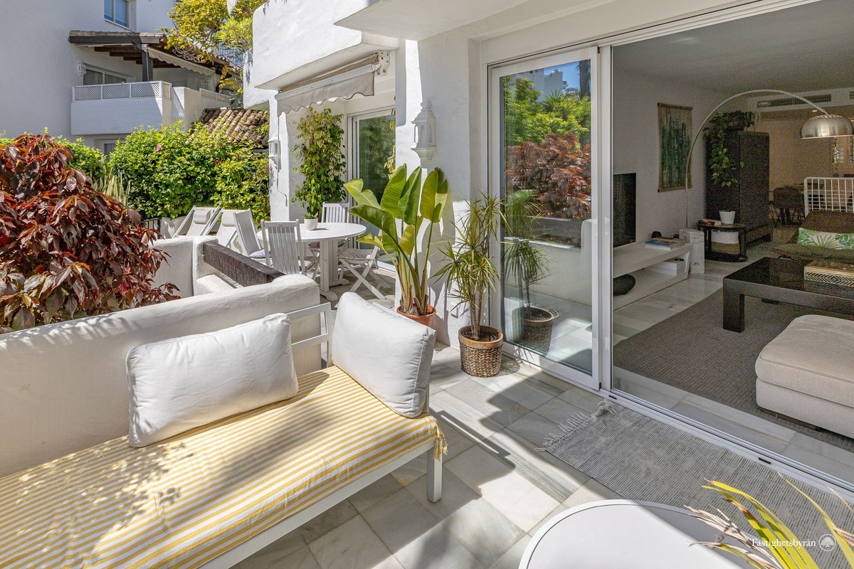 2a9d3a20d6355e157431c455aa7a0aa6 - 11