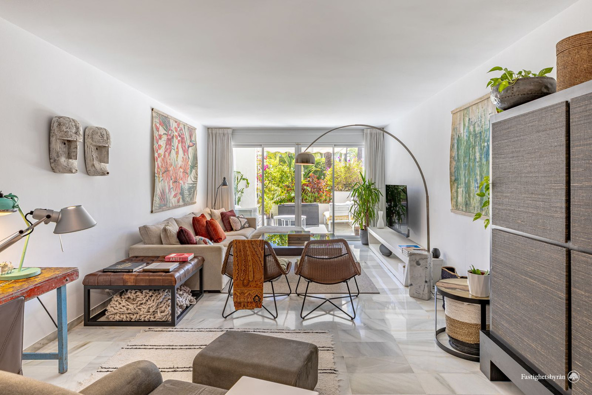 2a9d3a20d6355e157431c455aa7a0aa6 - 14