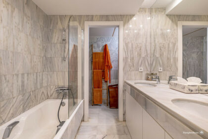 2a9d3a20d6355e157431c455aa7a0aa6 - 25