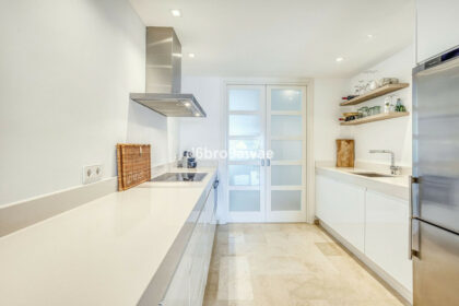 2ba9afe51884e1cbcbec897971f4df99 - 25