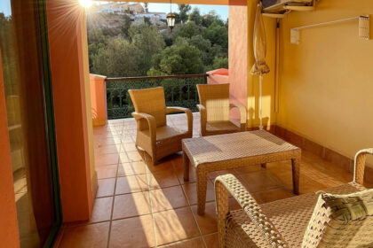 2bfeb4d451c4936a440212bed5c1a6ee - 1