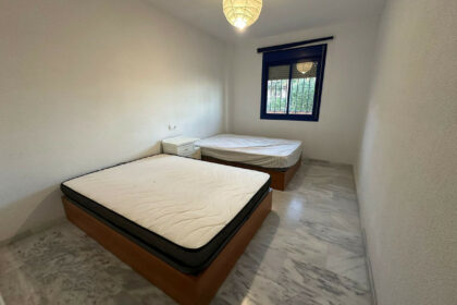 2c3979b80ae433c8aef9f50afd881794 - 15