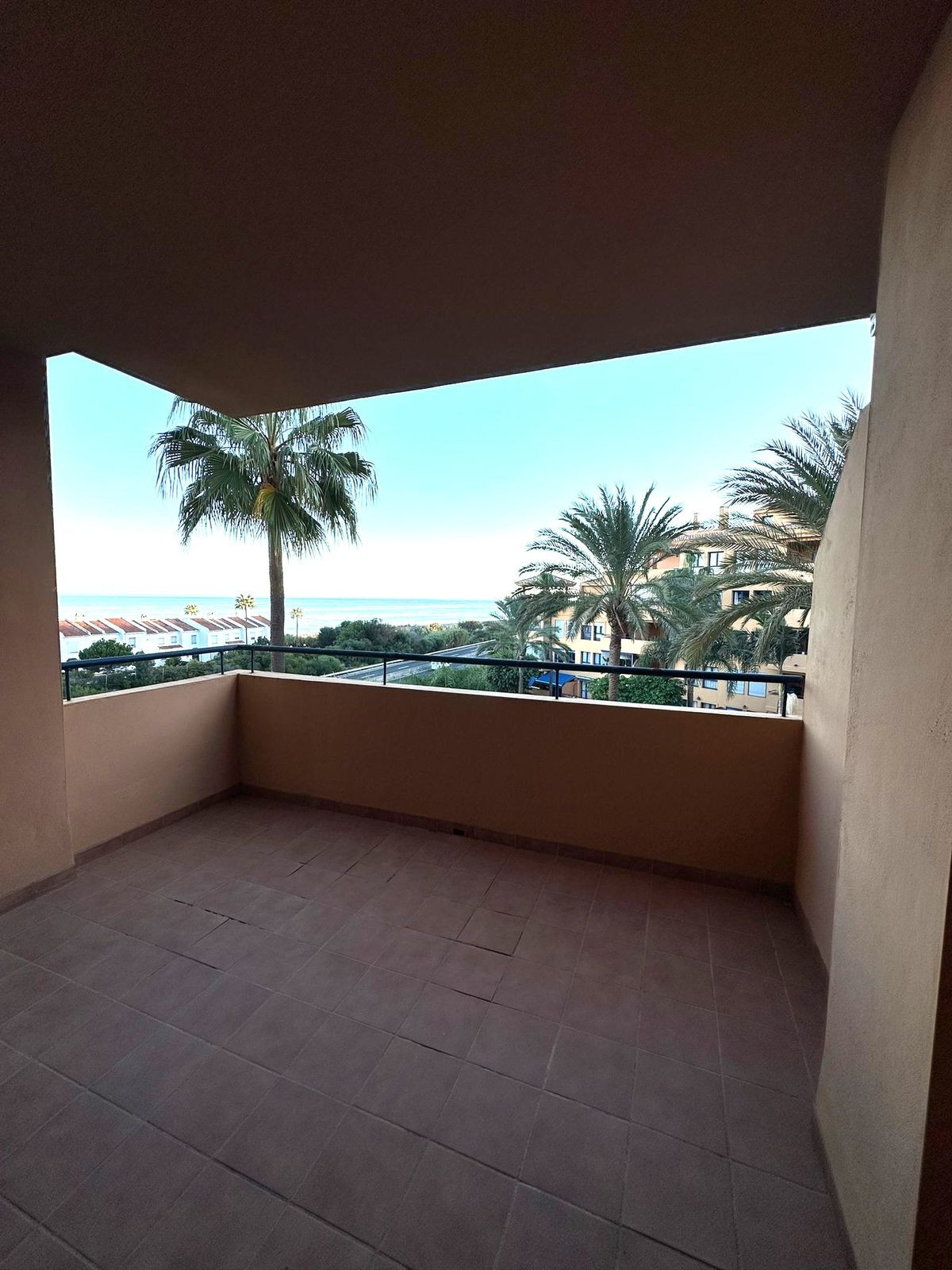 2c3979b80ae433c8aef9f50afd881794 - 18