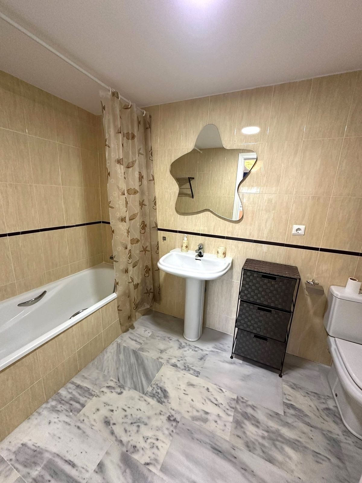 2c3979b80ae433c8aef9f50afd881794 - 20