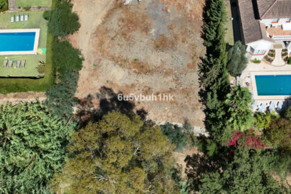 2c76a616c46e24c0f88bc04528143f72 - 13