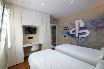 2ca1b0706a232c2bc4889fadd8a593a8 - 14